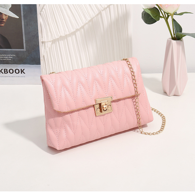 Τσάντα crossbody με κέντημα και αλυσίδα, PU υλικό, τετράγωνου σχήματος, καπάκι με κλείσιμο, θήκη για κινητό