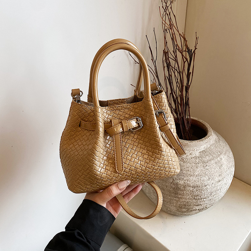 Geantă de umăr pentru femei, model țesut manual în stil coș de legume, material PU, căptușeală din nylon, buzunar pentru telefon, bretea unică