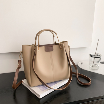 Bucket bag, PU υλικό, street-trend στυλ, σχήμα bucket, κλείσιμο με φερμουάρ, εσωτερική τσέπη για κινητό