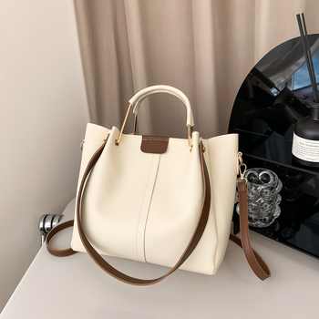 Bucket bag, PU υλικό, street-trend στυλ, σχήμα bucket, κλείσιμο με φερμουάρ, εσωτερική τσέπη για κινητό