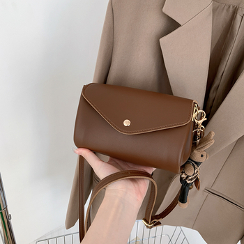 Ženska cilindrična torba od PU-a, street style, magnetsko zatvaranje, unutarnje džepove za telefon i ziptorbu, horizontalni kvadratni oblik