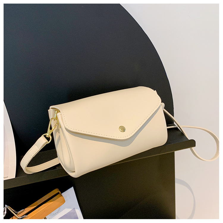 Ženska cilindrična torba od PU-a, street style, magnetsko zatvaranje, unutarnje džepove za telefon i ziptorbu, horizontalni kvadratni oblik