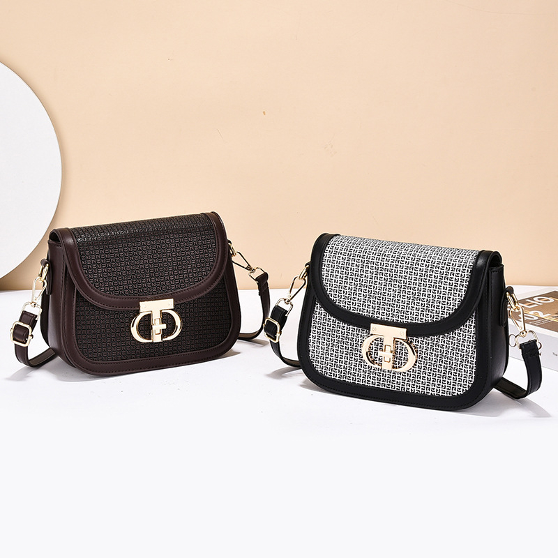 Ženska PU crossbody torbica, horizontalnog kvadratnog oblika, zatvarač, unutarnja džep sa zipom, jedna naramnica, svakodnevna upotreba, ljeto 2025