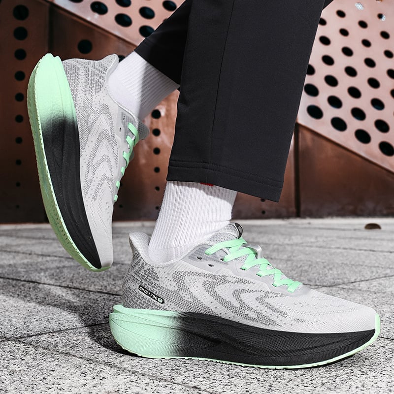 Uniszex Fly Knit hálós felsőrészű sportcipő – könnyű, lélegző, kopásálló, gumitalp, fűzővel