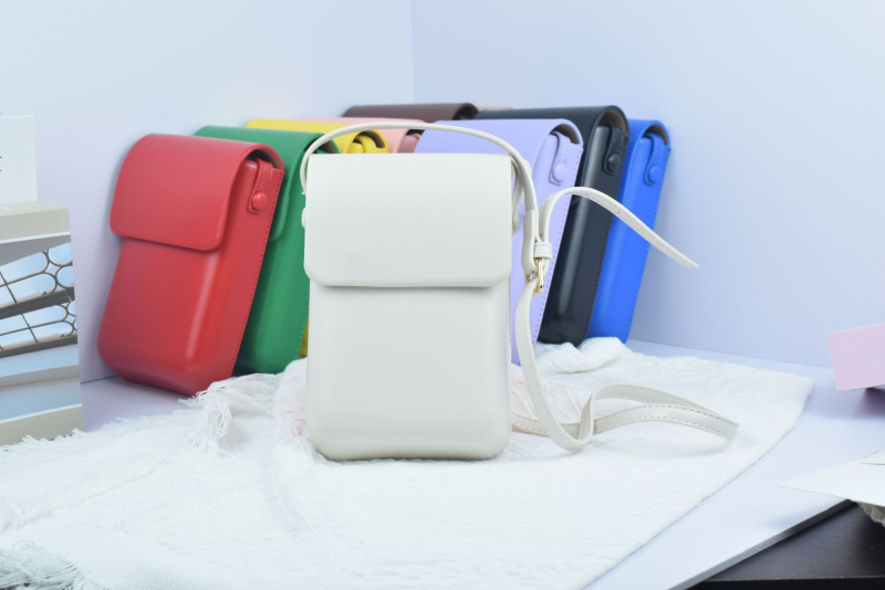 Huaxu PU telefon táska keresztpántos, városi egyszerű stílus, vízszintes négyszögletes forma, záras nyitás