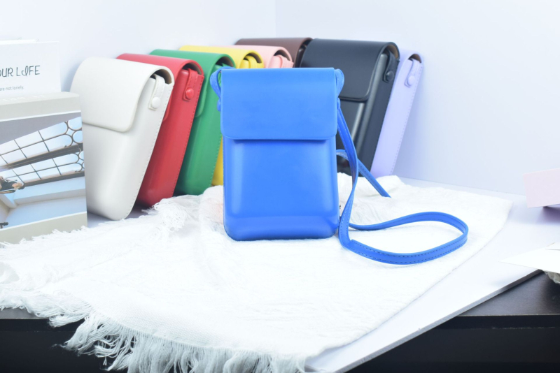 Huaxu PU telefon táska keresztpántos, városi egyszerű stílus, vízszintes négyszögletes forma, záras nyitás