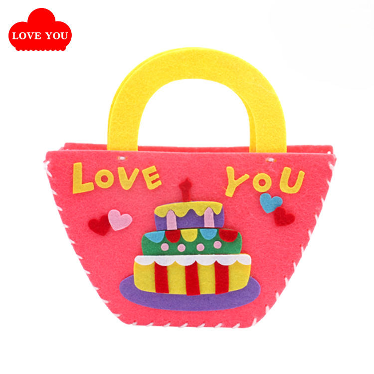 DIY crossbody torbica za djecu — filc materijal, uzorak sazviježđa/zodijak, stil dječji crtić, pogodno za vrtić, proljeće 2024