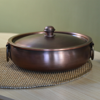 Bakrena posuda za vruću hranu s višeslojnom dnom i bakrenim poklopcem, model DSTY456, kapacitet 4.1–6 L i 2.1–4 L, kompatibilno sa svim pločama