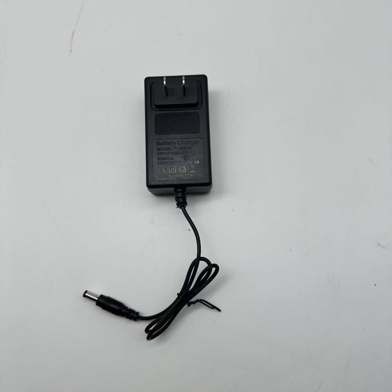 Ventilator industrial cu baterie litiu reîncărcabilă, 21V nominal, interval de tensiune AC 50–250V, seria Makita