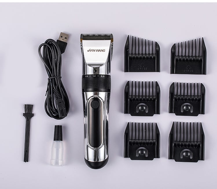 T777 elektromos hajvágó — kerámia penge, beépített akkumulátor 1200–2000mAh, üzemidő 1–3 óra, 12W kefés motor, teljes testben mosható