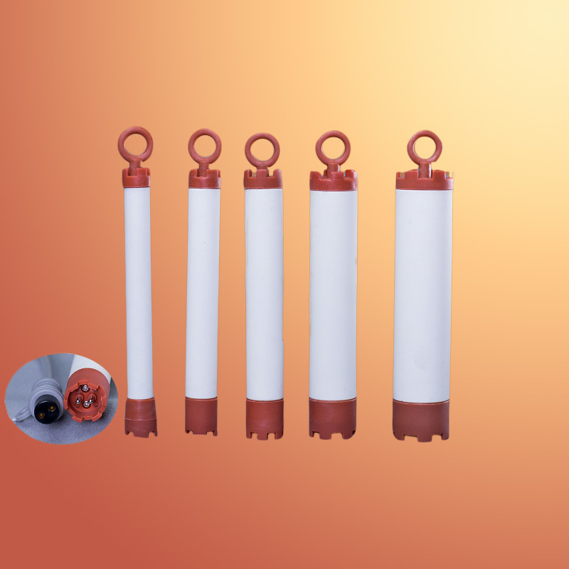 Uređaj za uvijanje kose s keramičkim valjkom — Marka: Druga