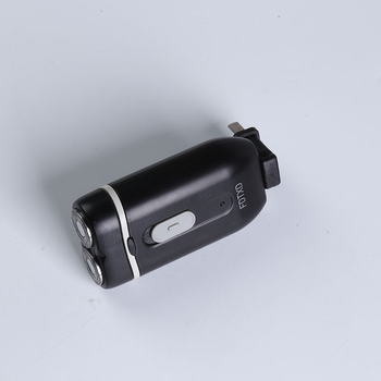 Elektromos borotva forgó fejjel, két pengével, kefés motor, mosható fej, működési idő 30–45 perc, töltési mód