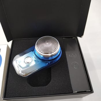 Aparat de ras electric pentru bărbați, încărcare USB, baterie încorporată, motor fără perii, cap rotativ cu 1 lamă, autonomie 30–45 de minute.