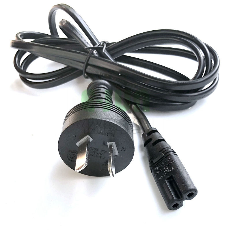 Napajajući kabel s dva utikača i tri utikača, PVC izolacija, IRAM certificiran, od E-JUN