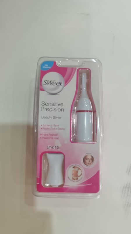 Muški električni brijač s 3-glavnim recipročkim nožem, periv, trajanje baterije 30–45 minuta, napajanje AC, maksimalna snaga 2W