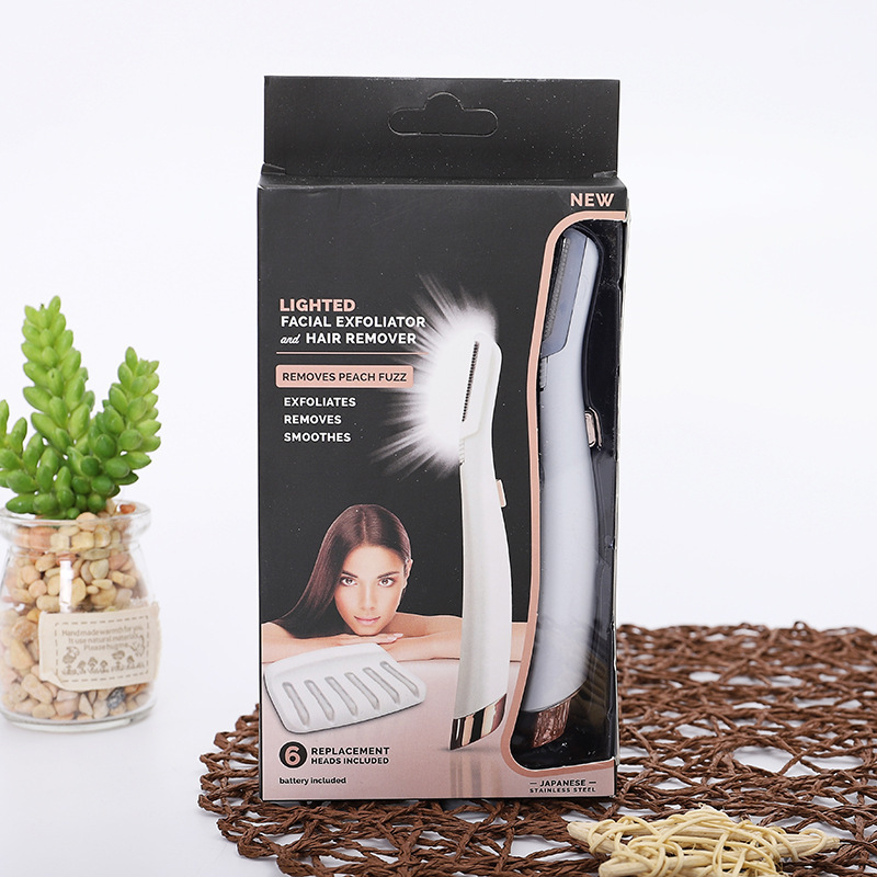 Muški električni brijač s 3-glavnim recipročkim nožem, periv, trajanje baterije 30–45 minuta, napajanje AC, maksimalna snaga 2W