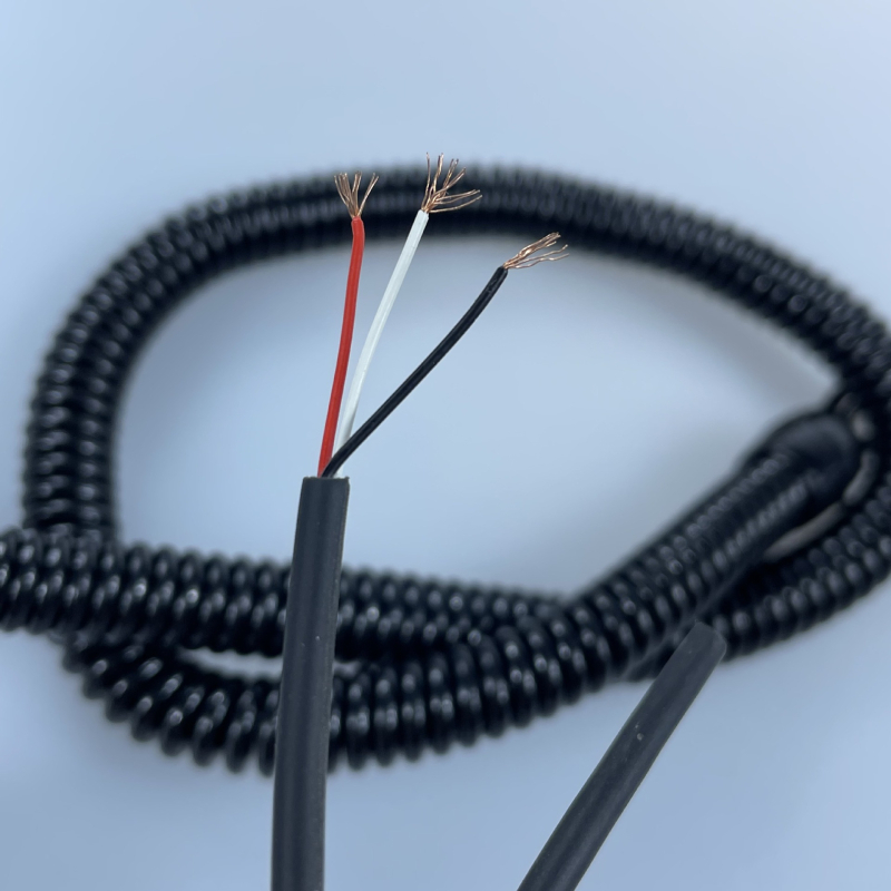 Захранващ кабел, 2/3/4-ядрен, PU обвивка, TPU 0.15 мм² спирално навит дизайн, устойчив на високи температури.
