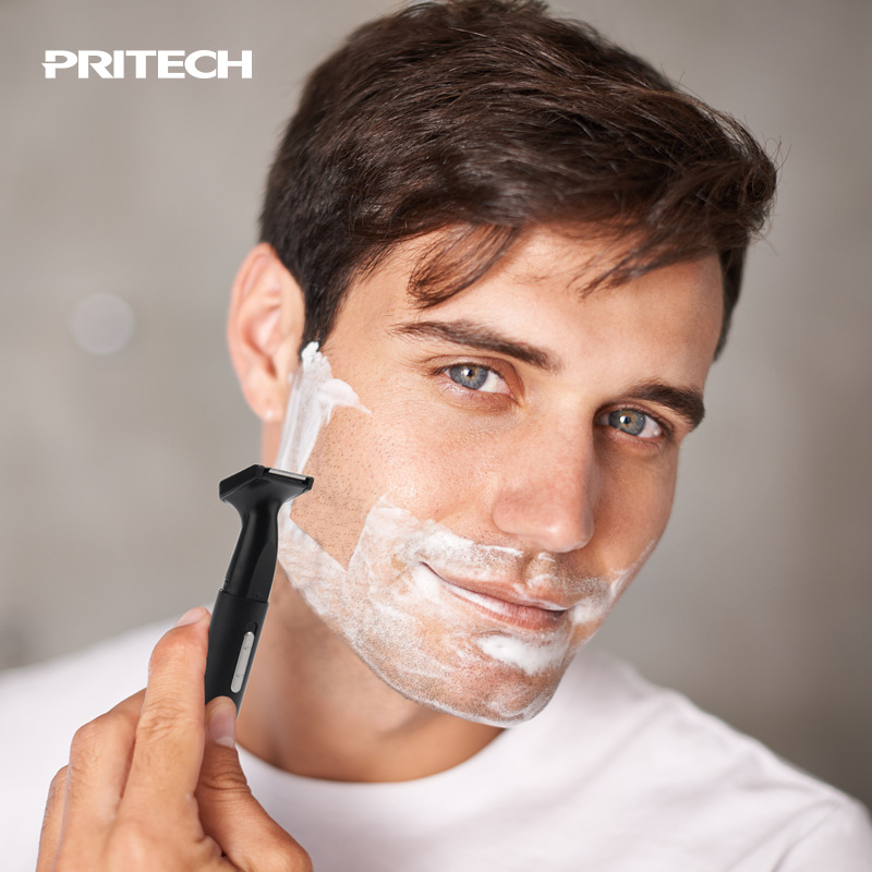 3‑az‑1-ben orr-szőrzet-trimmel, borotva és szemöldök-trimmel, újratölthető, beépített 500–800 mAh akkumulátor, üzemidő >7 nap, cserélhető mosható vágófej, ABS test