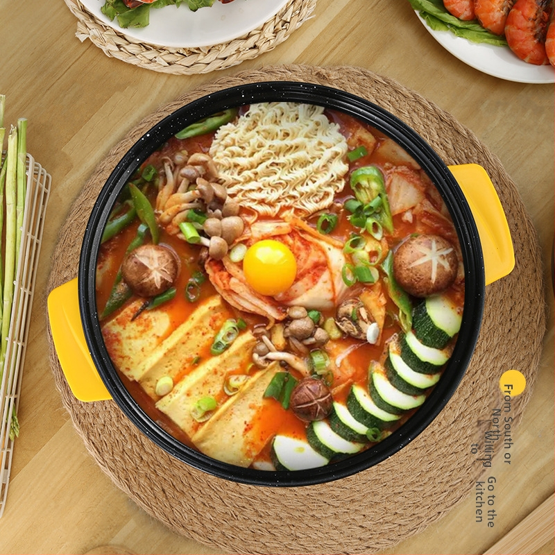 Elektrická hrniec na varenie s nelepivým vnútrom, multifunkčný, výkon pod 800W, pre 1–2 osoby, plastové telo, hĺbka vnútorného hrnca 10 cm; funkcie: parenie, varenie, vyprážanie, dusenie