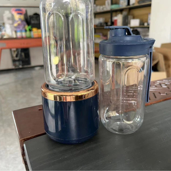 Prijenosna mini sjeckalica s baterijom – višenamjenski mikser za sok; kapacitet 400 ml; ugrađena baterija; više od pet oštrica; PC materijal za hranu