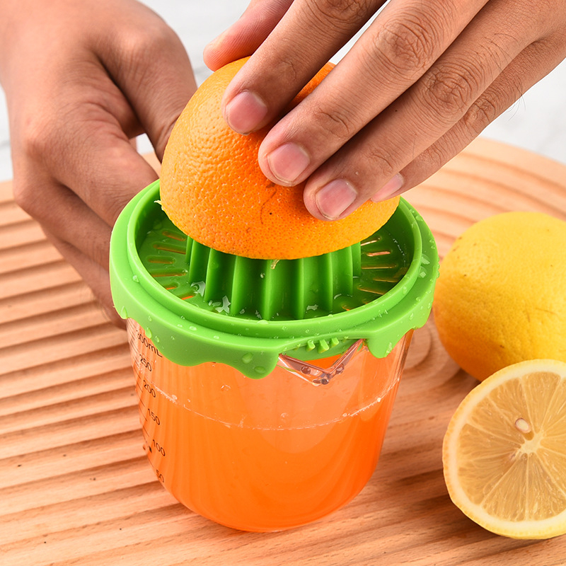 Ručni sokovnik za citruse, prijenosni, za limun i naranču, plastična konstrukcija