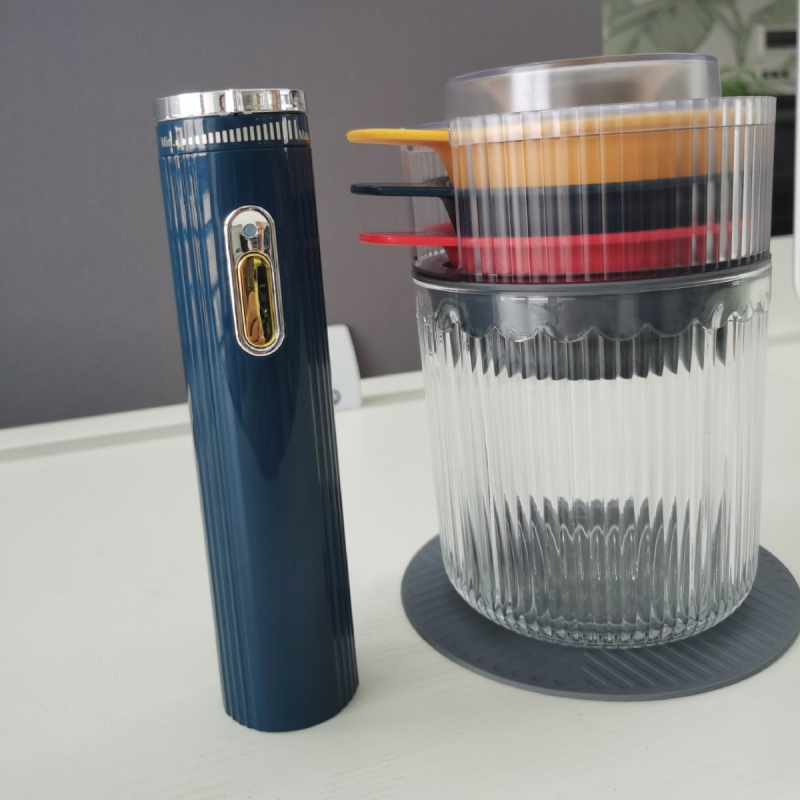 Višenamjenska kuhinjska mašina za cijeđenje, miješanje i kuhanje, kapacitet 500 ml, ≤36 V, do 10 000 rpm, 2 oštrice, kontrola gumbom