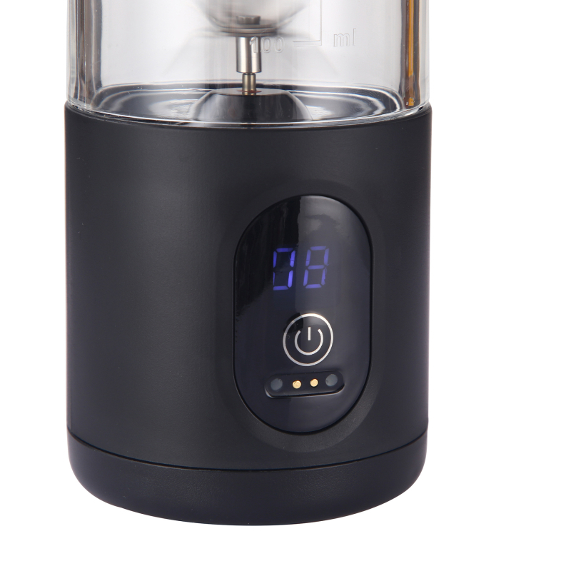 Sokovnik u čaši s četvero oštrica, 18.000 rpm, kapacitet 400 ml, snaga ≤200 W, ugrađena baterija