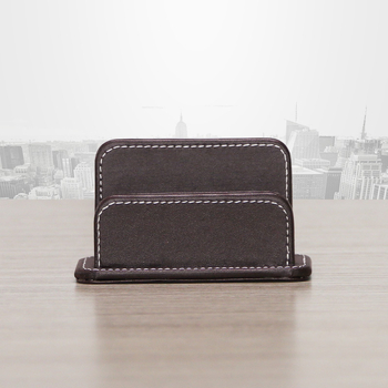 Suport pentru carduri de vizită din piele Pete Treasure — design geometric, un singur strat, logo imprimat, posibilitate de personalizare