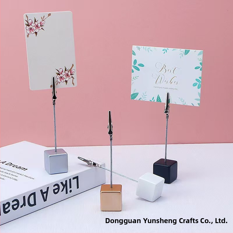 Prispôsobiteľný štvorcový držiak na poznámky z živice s klipom v tvare krokodílej úst pre fotografie, vizitky a správy