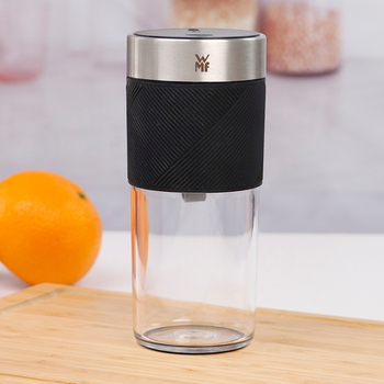 Prijenosni WMF sokovnik – njemački dizajn, motor 50W, kapacitet 400 ml, brzina 20001–22000 rpm, unutarnji spremnik od PC plastike