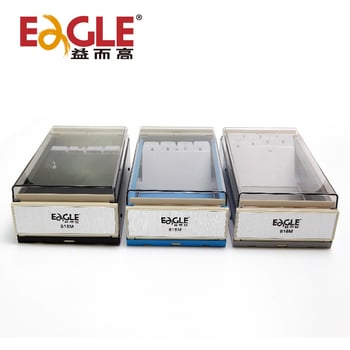 Cutie pentru cărți de vizită 818m - Plastic transparent, Design geometric monocameral, Include cărți index, Capacitate 600 de bucăți