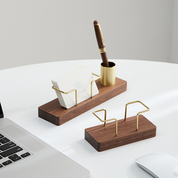 Mountain držač vizitki – drvo crnog oraščića i bukovo drvo, jednostruki sloj, geometrijski dizajn.