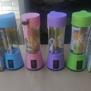 Prijenosna USB bežična posuda za cijeđenje soka, pet noževa ili više, unutarnji spremnik od hrane PC plastike, kapacitet 401–600 ml, tih rad