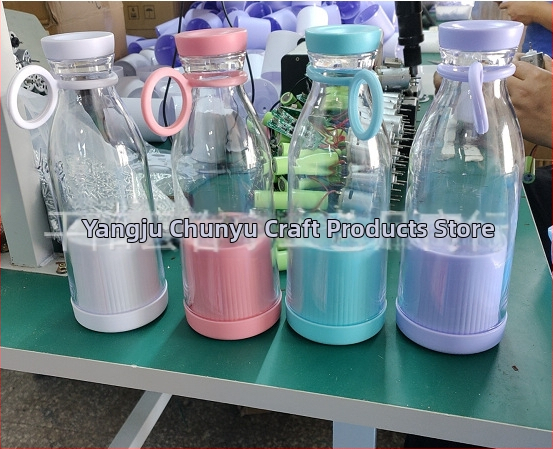 Prenosná USB bezdrôtová odšťavovačová šálka, päť nožov alebo viac, vnútorný tank z potravinárskeho PC plastu, kapacita 401–600 ml, tichý chod