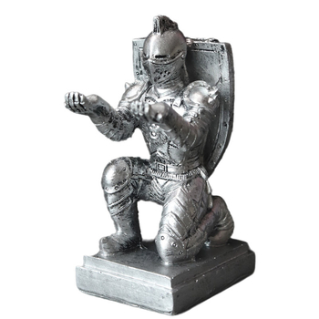 Suport pentru pix — Cavaler în armură, ornament de birou, suvenir de absolvire (Material: rășină; Model: Sf-pen holder; Marcă: Ordinary; Imprimare siglă: Da)