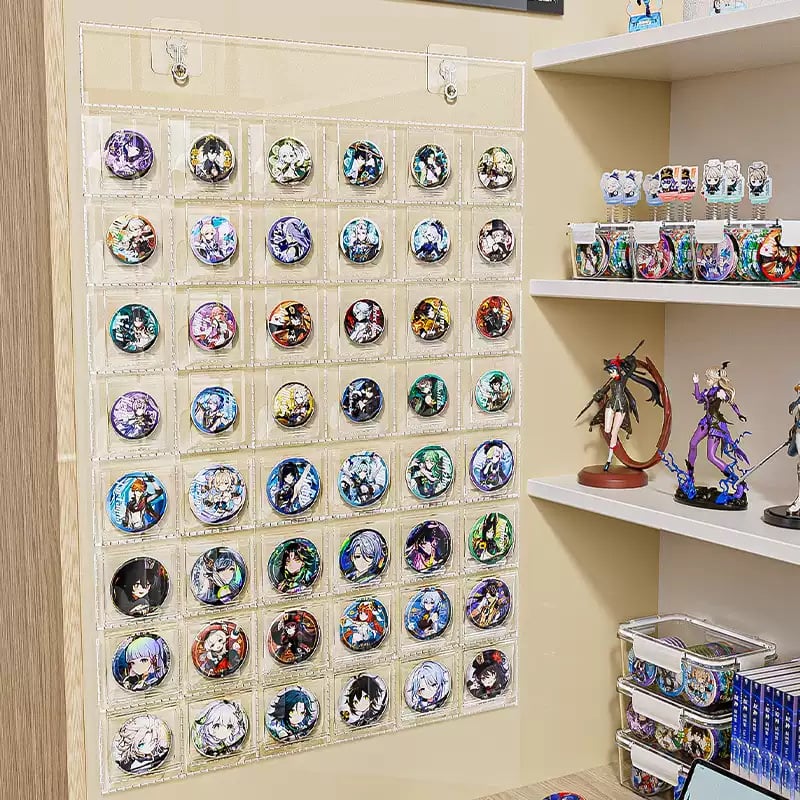 Višenamjenski izložbeni stalak - proziran, zidno postavljen, kartični album s višestrukim pretincima