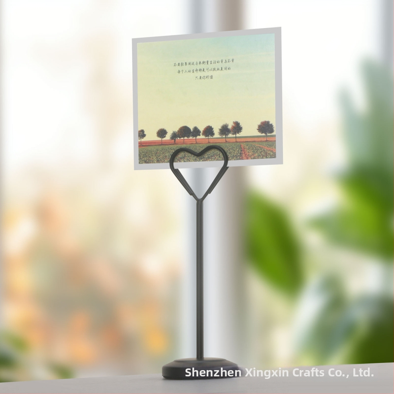 Držiak na vizitky a jedálny lístok z nehrdzavejúcej ocele, model 2356, jednovrstvý, geometrický tvar, kapacita 50 kariet, možnosť tlače loga