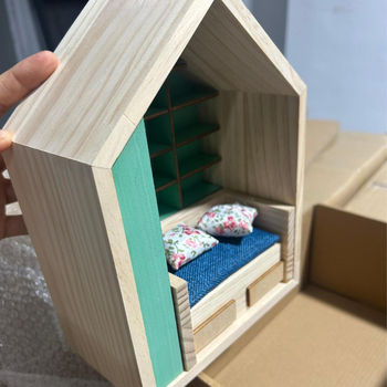 Drvena ukras Anxiety Book Room — borovo drvo, moderni minimalistički stil