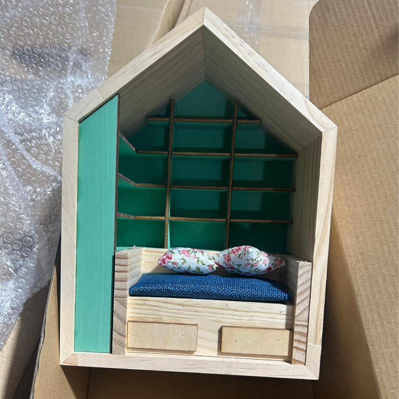 Drvena ukras Anxiety Book Room — borovo drvo, moderni minimalistički stil