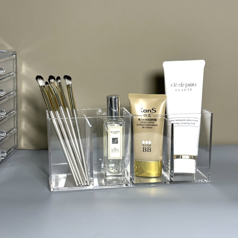 Akril négyrekeszes asztali tároló doboz, modell 8032-1, 18 literes kapacitással, kozmetikai és irodai kellékekhez.