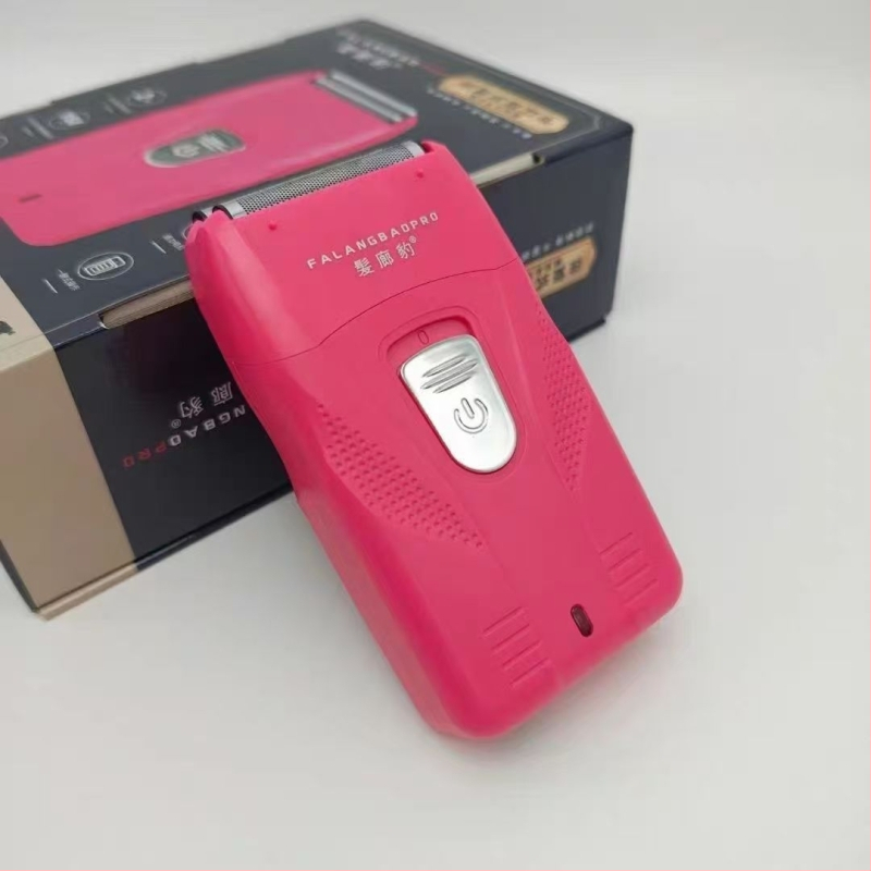 Hair Salon Leopard električni šišač za kosu – nož glavine od titanijevog legura; ugrađena baterija; četkasti motor; punjenje; uklonjiva i periva glavica