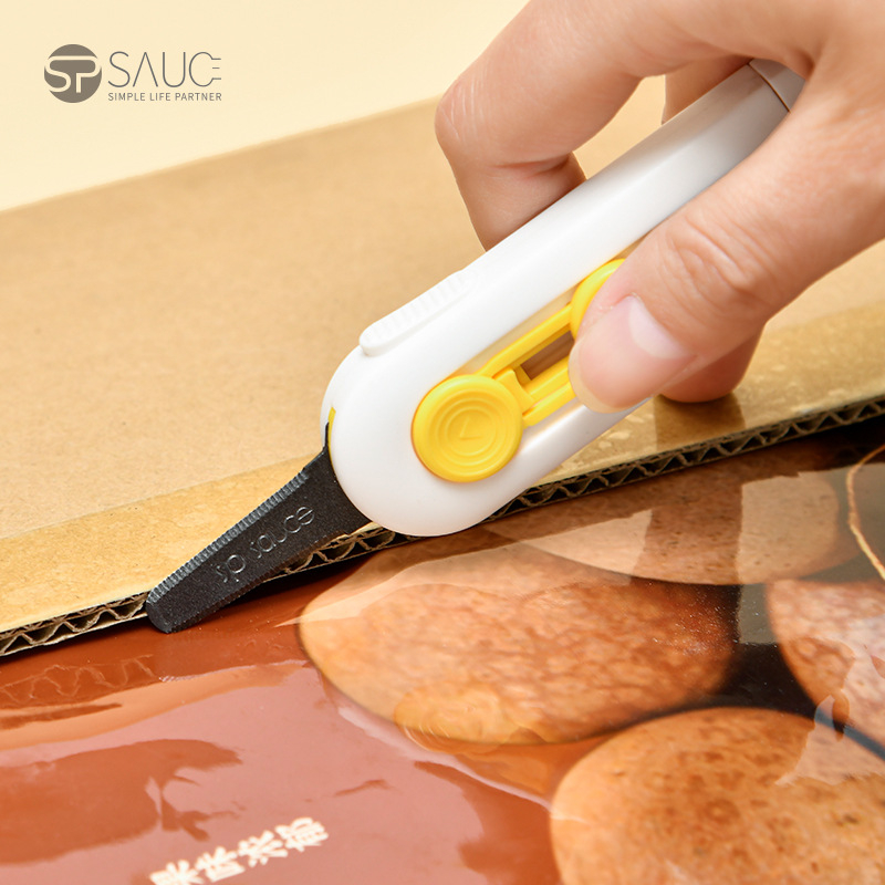 Mini magnetski otvarač kutija i nož SP SAUCE, model 230-E-0141, materijal nehrđajući čelik i ABS, težina 29 g