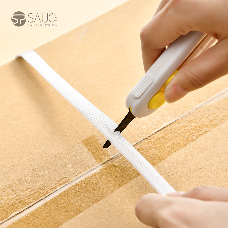 Mini magnetski otvarač kutija i nož SP SAUCE, model 230-E-0141, materijal nehrđajući čelik i ABS, težina 29 g