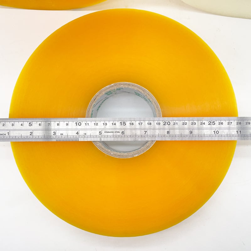 Átlátszó kartondoboz-záró szalag automata csomagológépekhez, 50U vastagság, BOPP film, víz alapú nyomásérzékeny ragasztó, magas viszkozitás, szerszámmal történő tépés