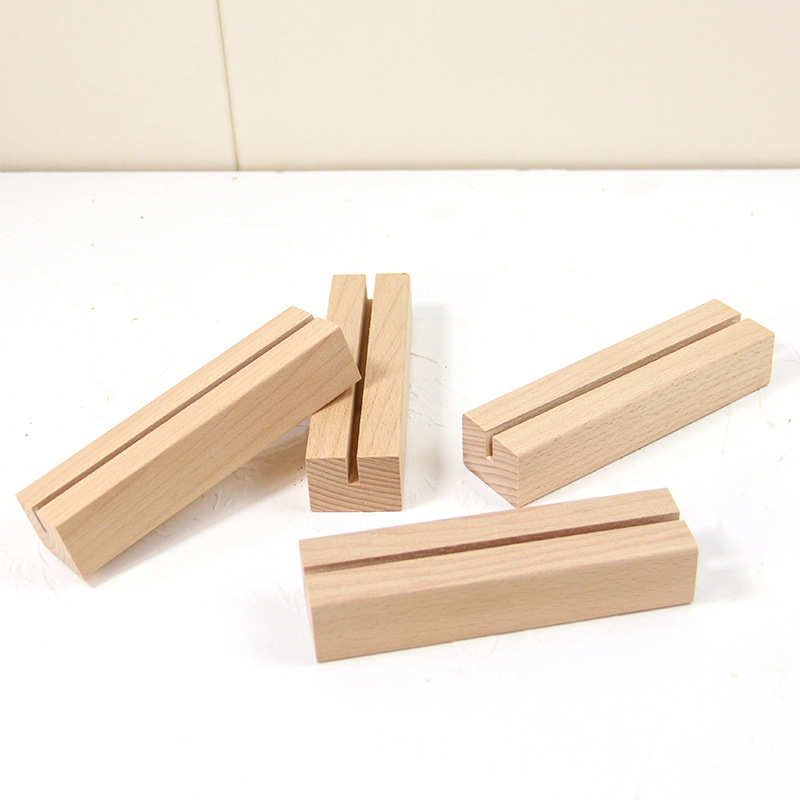 Bază pentru calendar din lemn de fag cu suport pentru carduri – Design simplu