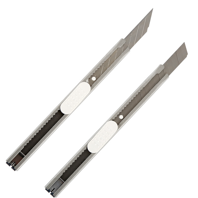 Kovinski umjetnički nož CK203, metalna konstrukcija, težina 80 g, ukupna duljina 13,3 cm