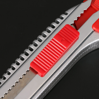 Teški radni nož s debelim oštricom, model YJ-L003, kućište od ABS-a, oštrica 0,5×18×100 mm, težina 118 g