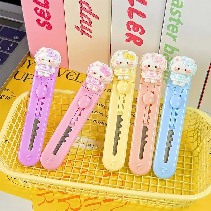 Macskás dizájnú hobbi kés TY-962, Independent márka, rozsdamentes acél és műanyag kivitel, nettó tömeg 20 g