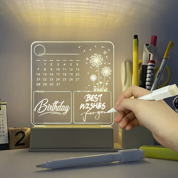 Műanyag négyzet alakú jegyzettábla fénylő naptárral, tolltartóval és törölhető fehér táblával