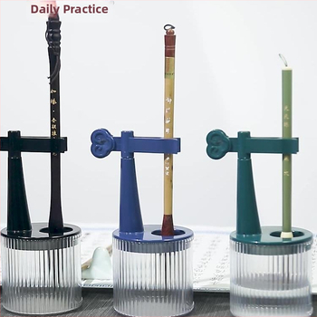 Držiak na perá s integrovaným umývacím pohárom na štetce pre kaligrafiu — Model TN-1138, Materiál AB, Značka Practice every day